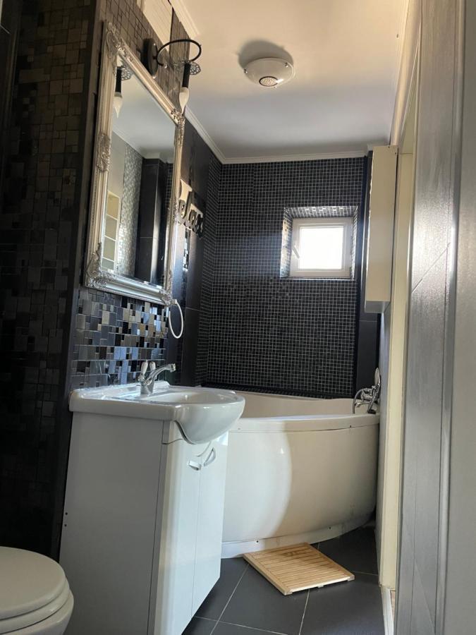 Apartament Apartament Cu 3 Dormitoare Jolie.M Gałacz Zewnętrze zdjęcie